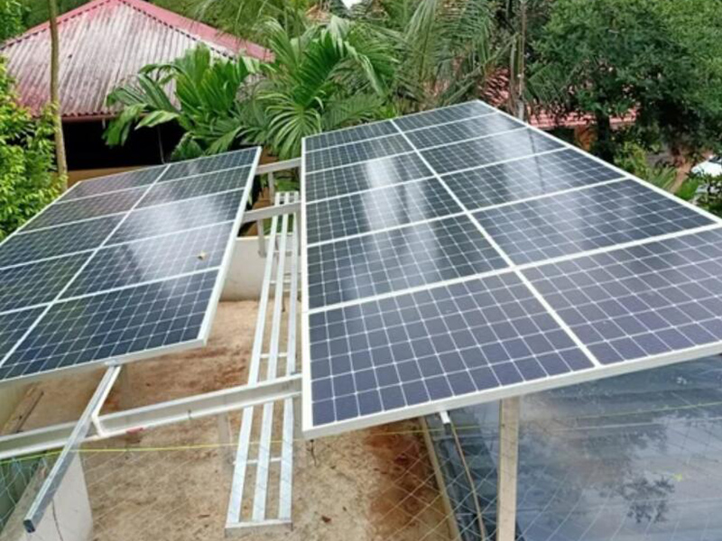 Uganda solar panels (2)